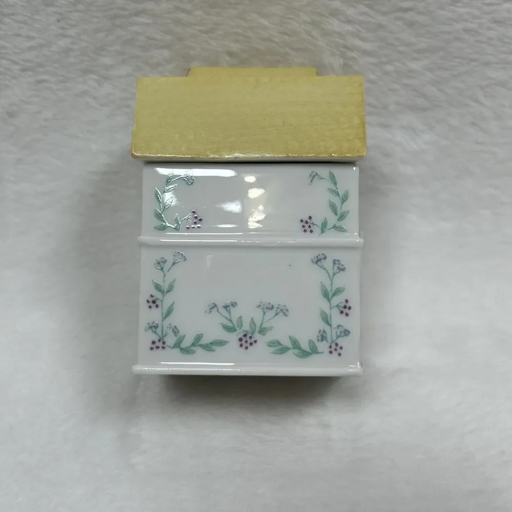 Vintage 1989 Lenox Spice Village Allspice Spice Jar Fine Porcelain